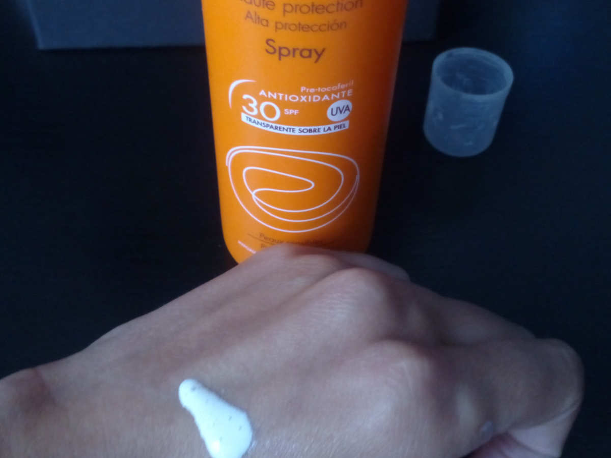 Avene_crema spf 30_textura