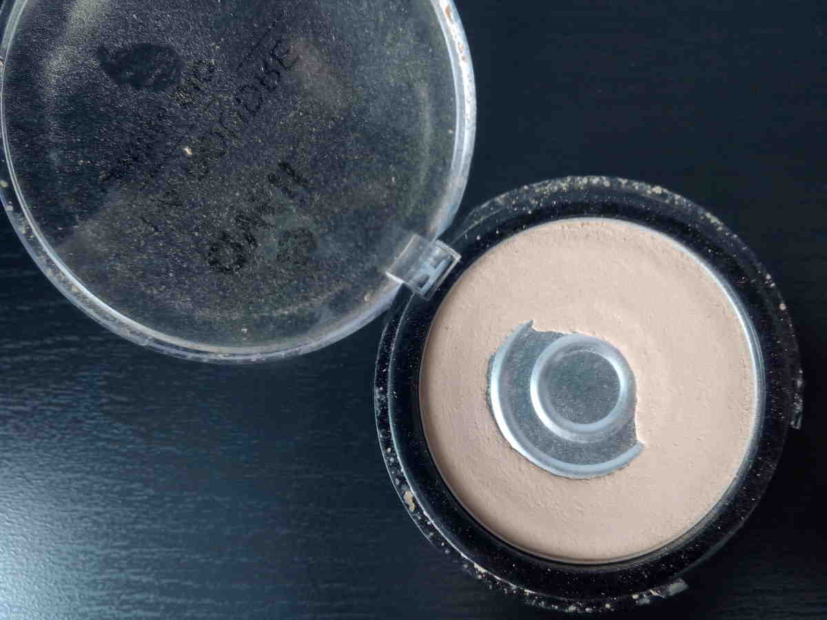 Avril polvos compactos nude_textura