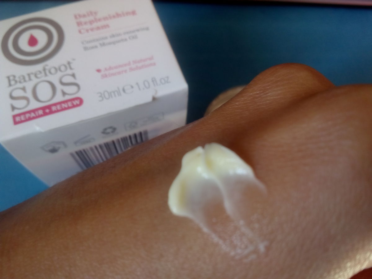 Barefoot crema facial_textura.jpg Barefoot crema facial_textura