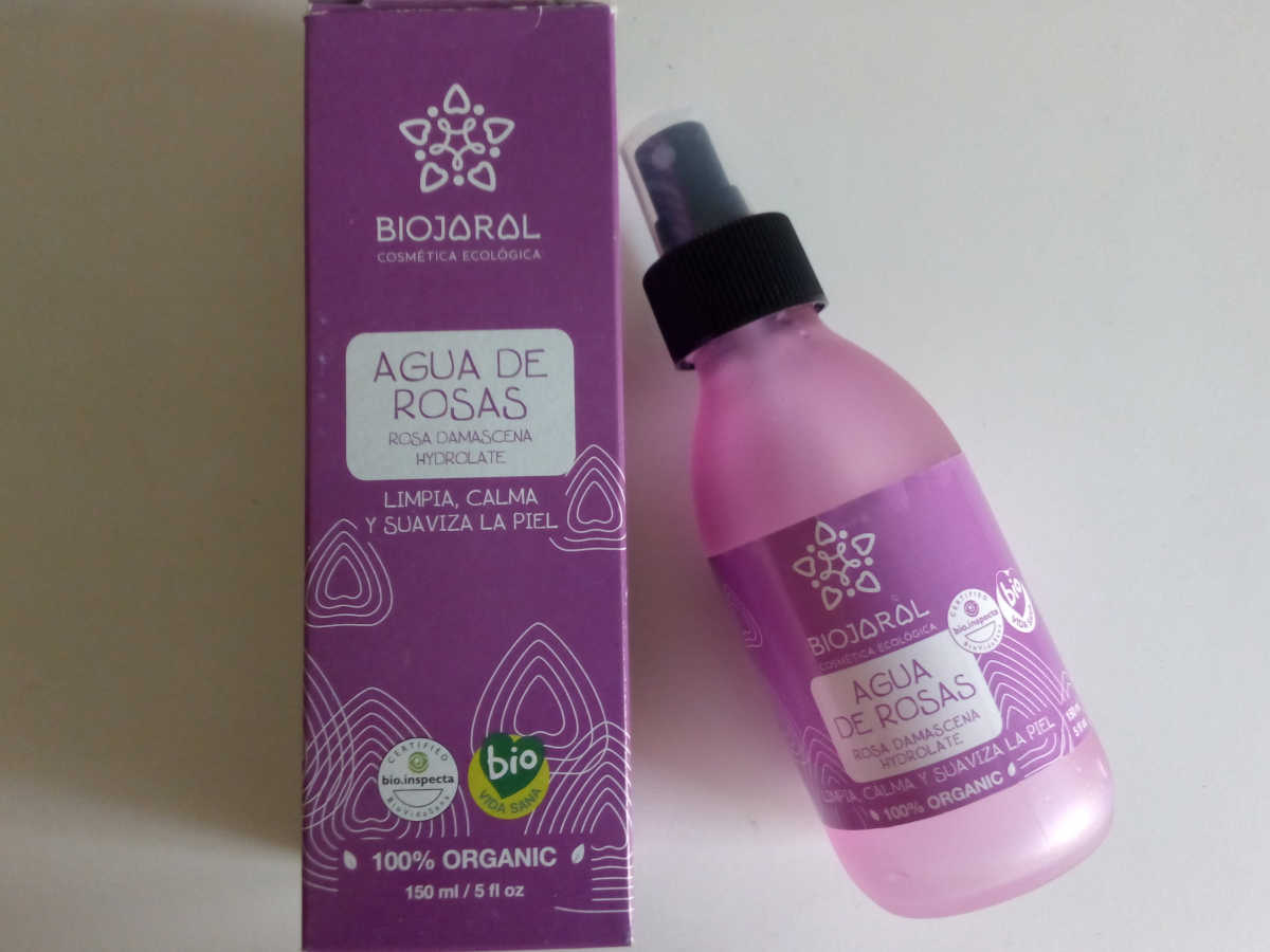 Biojaral_agua rosas.jpg Biojaral_agua rosas