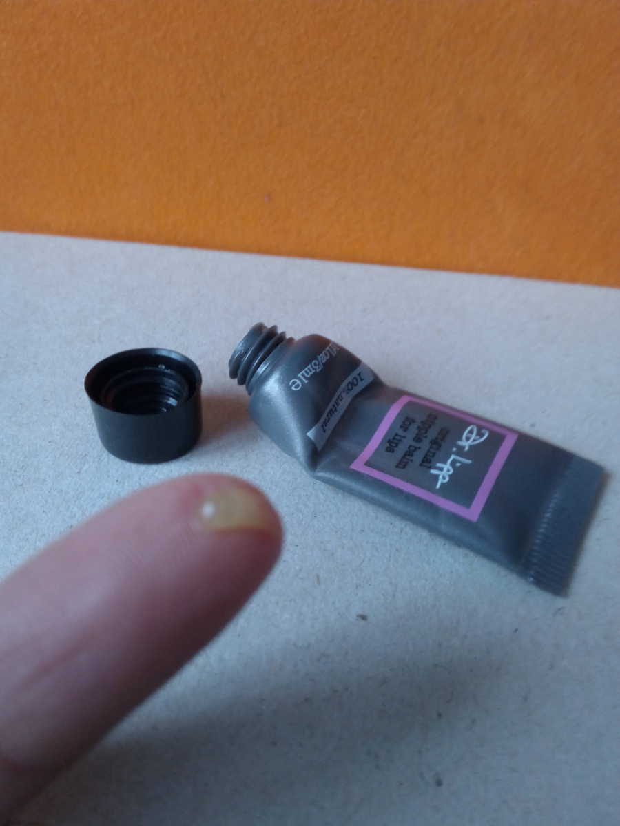 Dr Lipp balsamo_2.jpg Dr Lipp balsamo