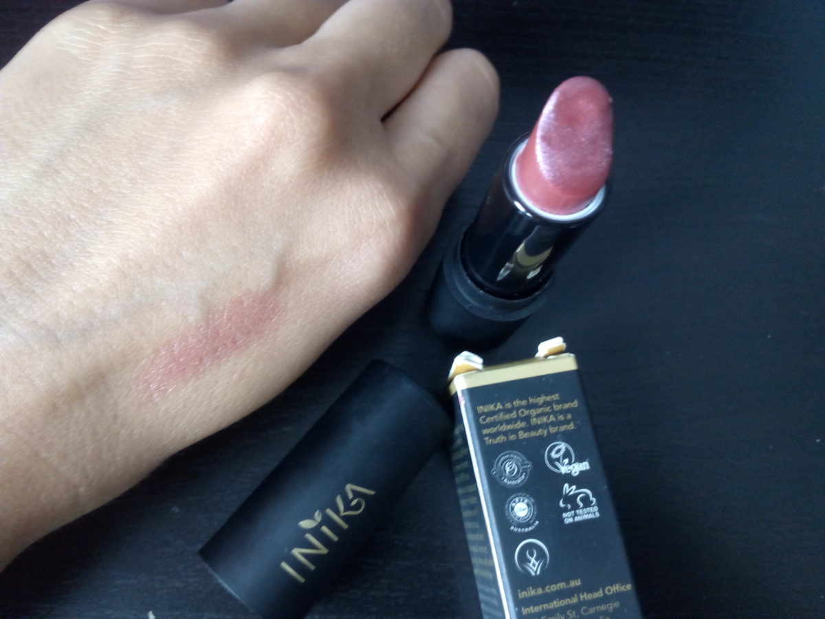 Inika_lipstick flushed_textura.jpg Inika_lipstick flushed_textura