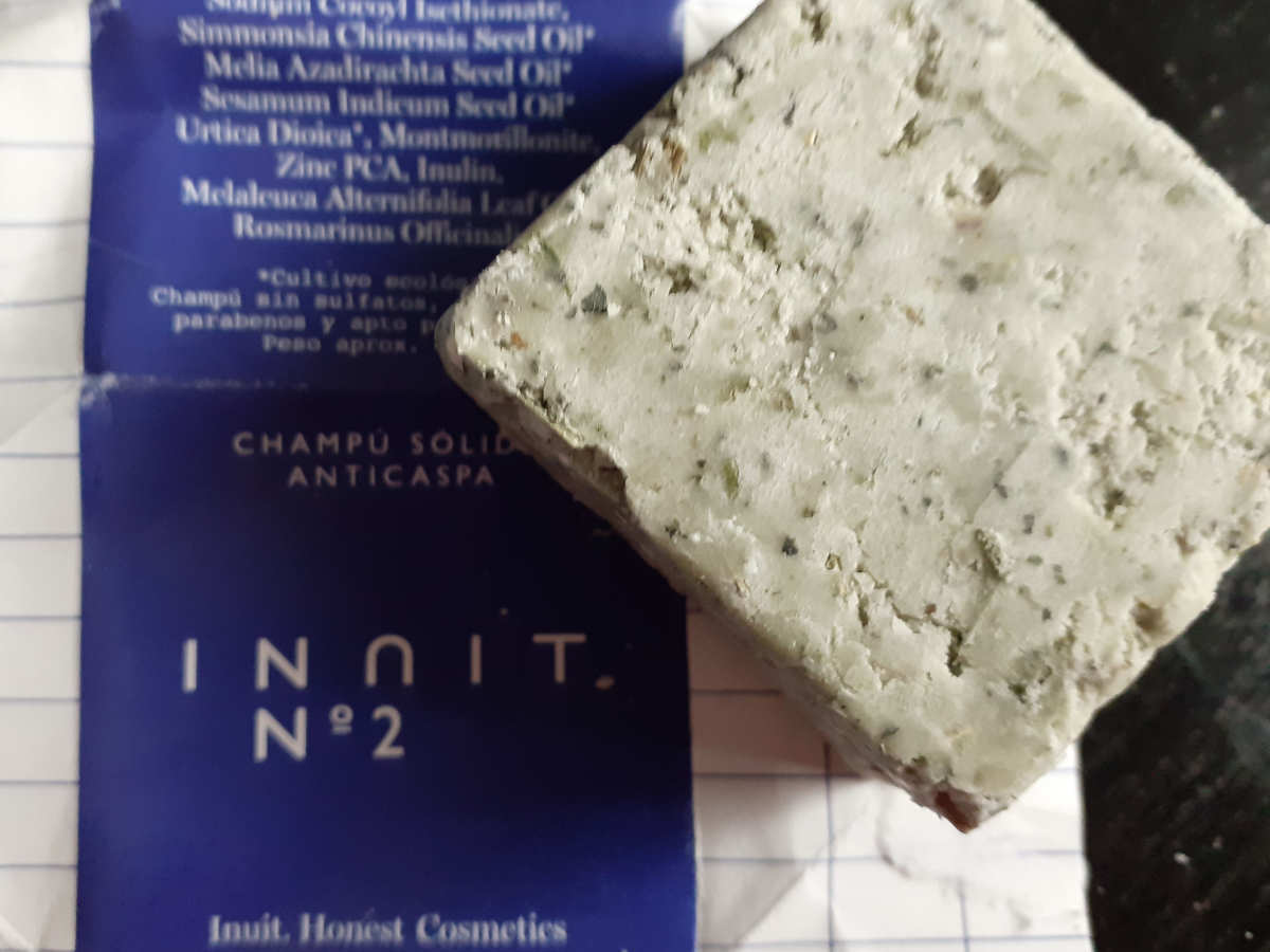 Inuit_Champu n2 anticaspa.jpg Inuit_Champu n2 anticaspa