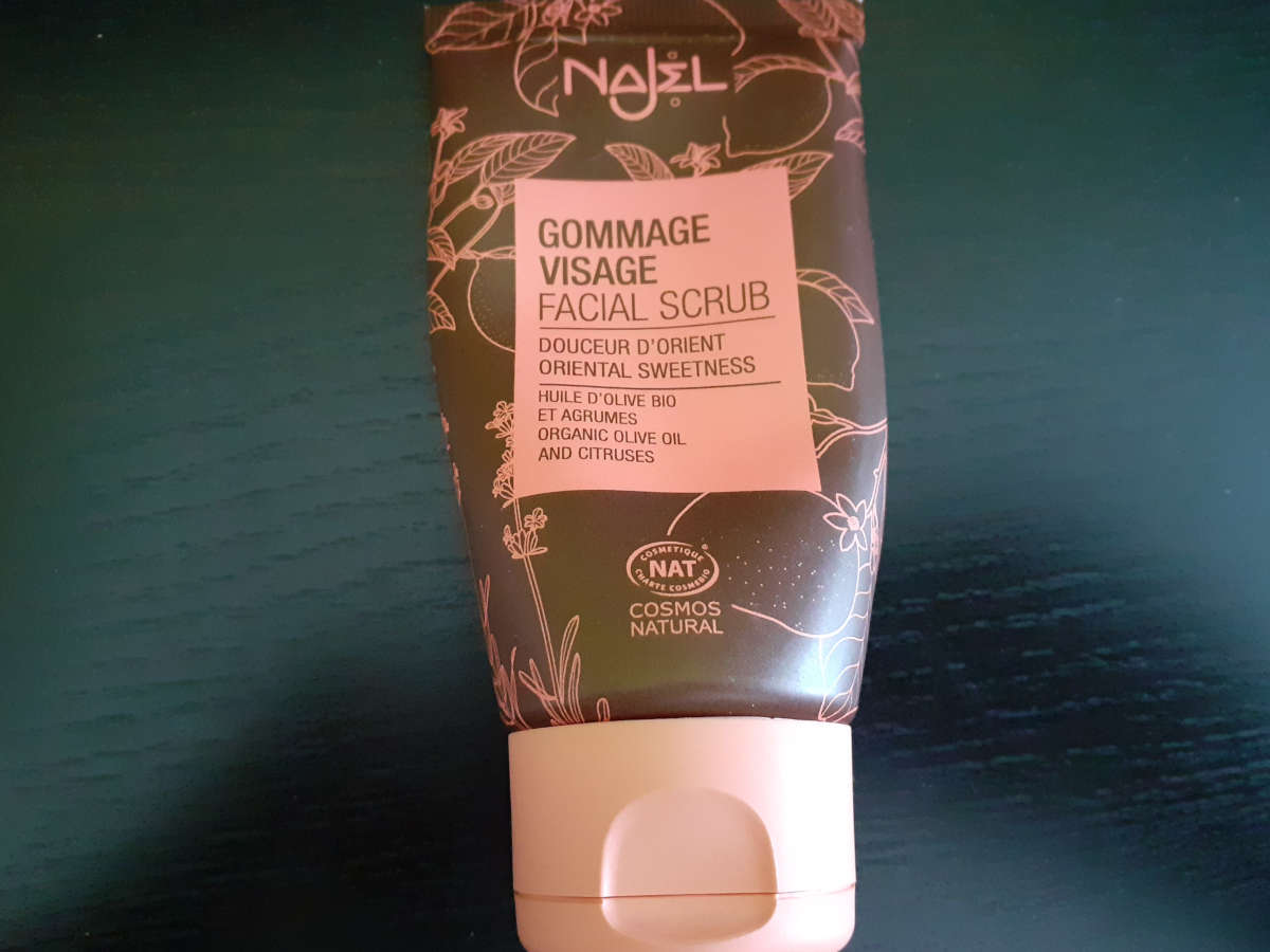Najel_exfoliante facial.jpg Najel_exfoliante facial