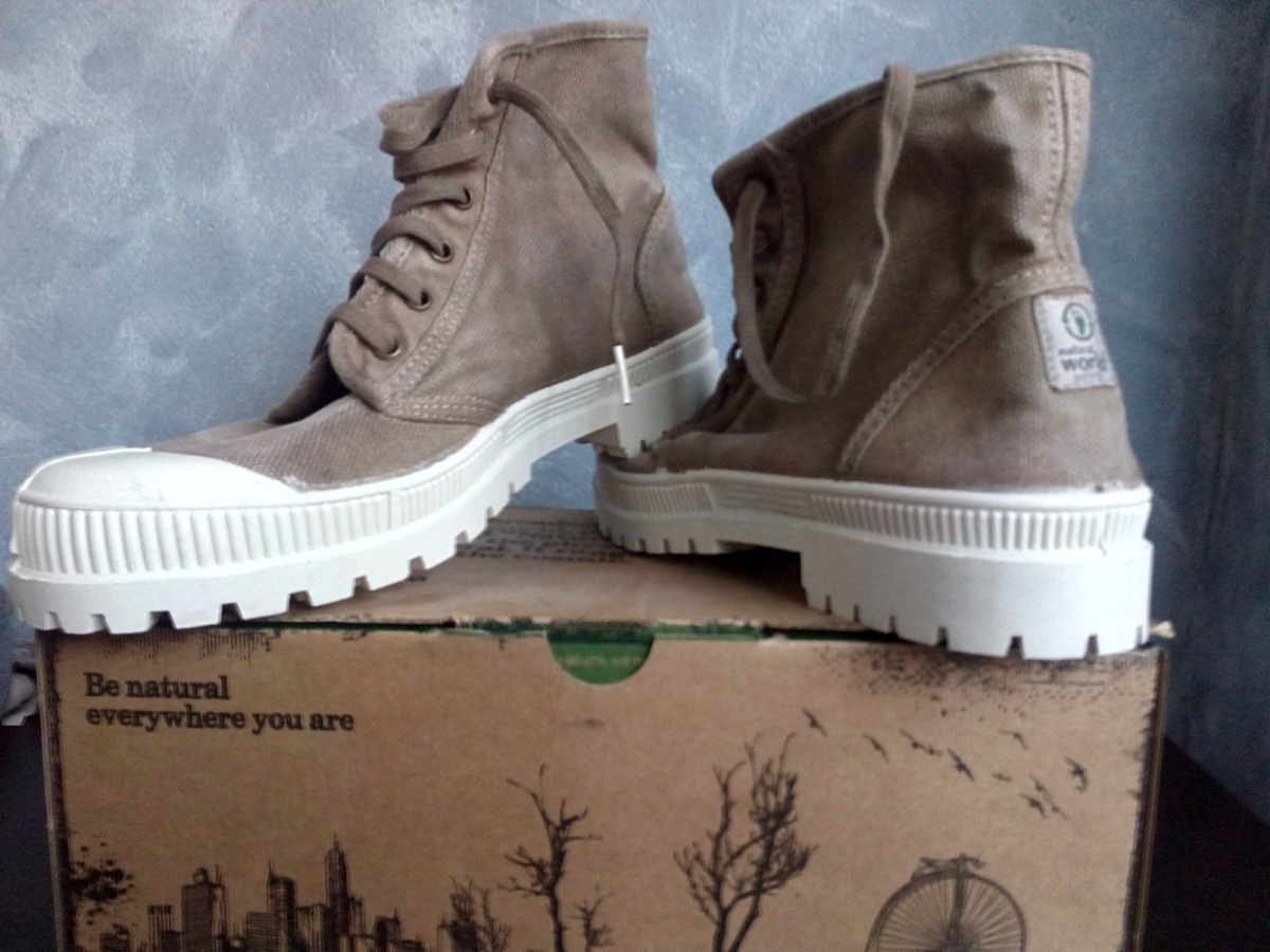 Natural World_bota