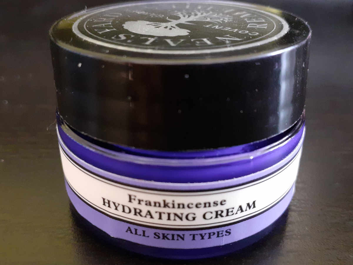 Neal Yard_crema facial.jpg Neal Yard_crema facial