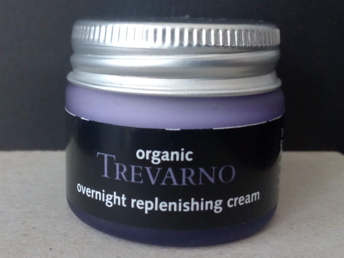 Trevarno_crema noche.jpg Trevarno_crema noche