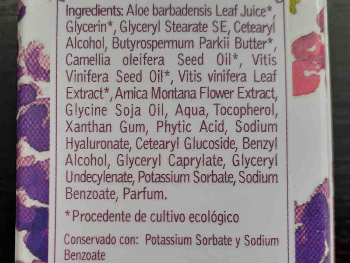 Uvas frescas_contorno ojos_inci.jpg Uvas frescas_contorno ojos_inci